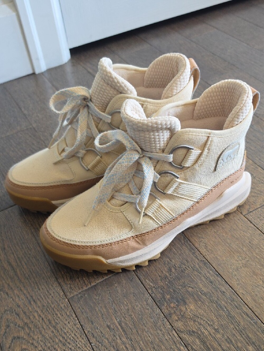 Sorel Fleece Lined Cream High-Top - Picture 4 of 7